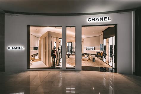 chanel store finder - what stores carry chanel.